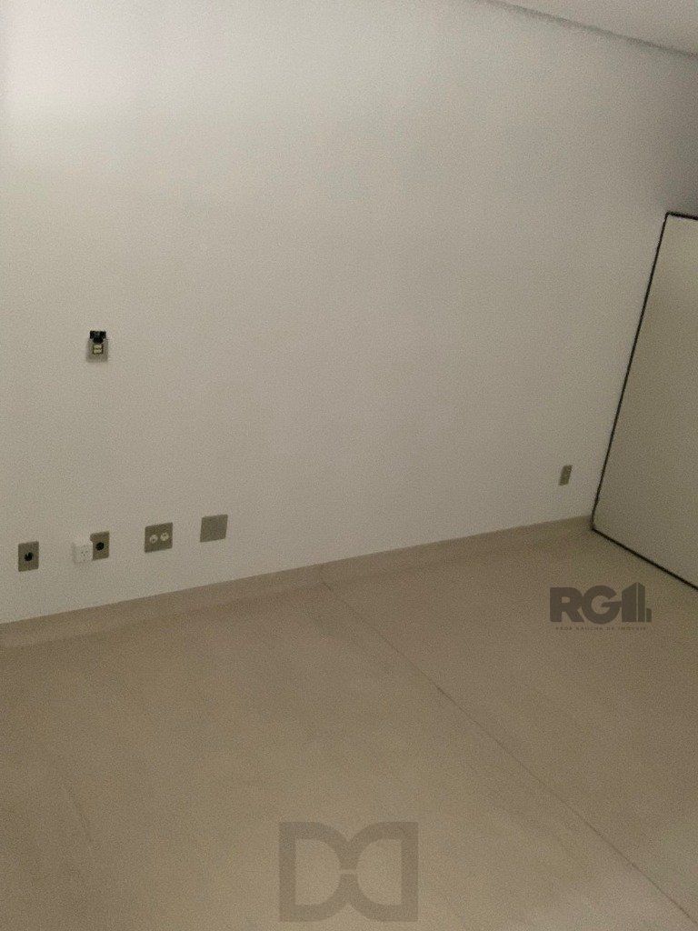 Sala comercial de 36m² no bairro Menino Deus — foto 4