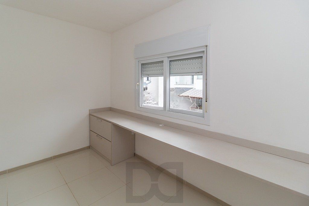 Casa de 2 dormitórios no Bairro Guarujá - Porto Alegre — foto 12