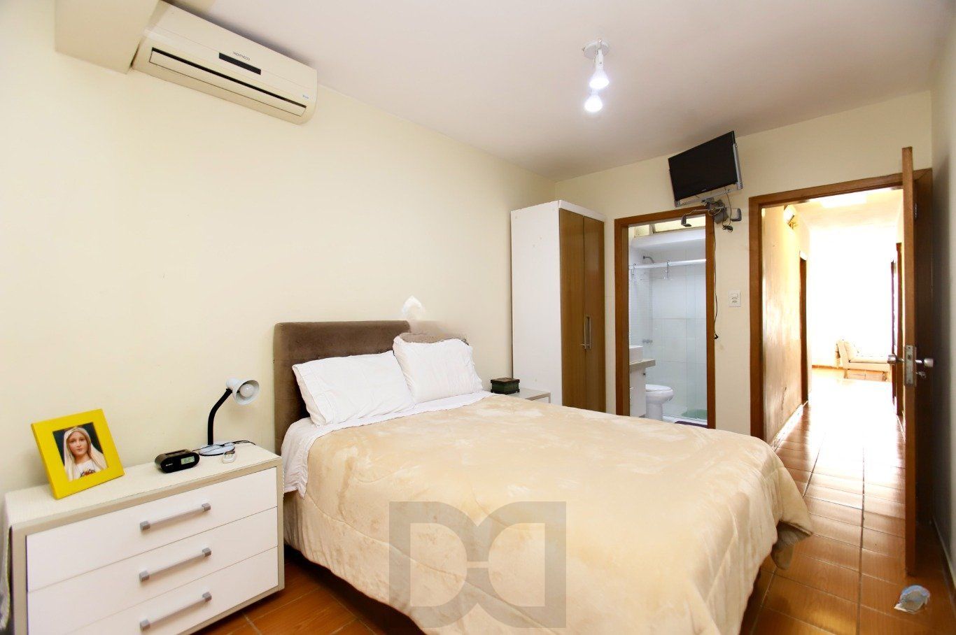 Casa com Edícula nos fundos, total de 5 dormitórios no Bairro gloria. — foto 15
