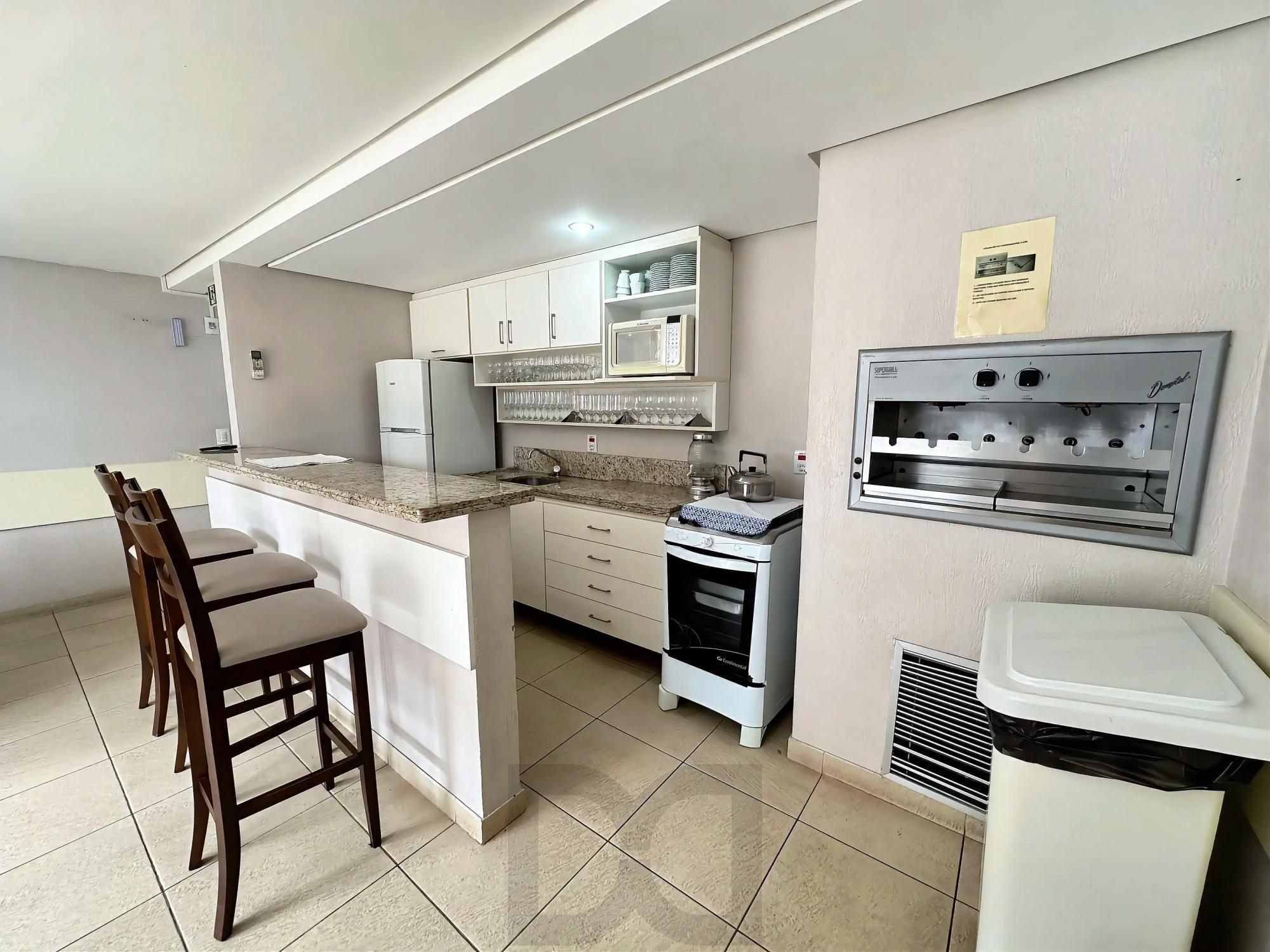 Apartamento de 02 dormitórios com suite no bairro Menino Deus — foto 16