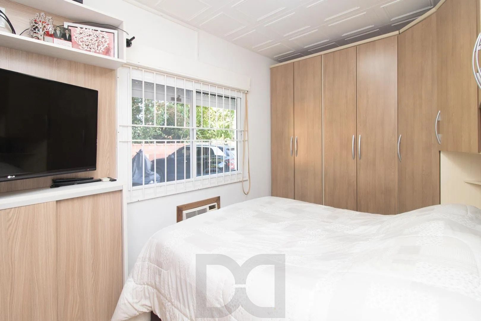 Apartamento de 2 dormitórios com 1 vaga de garagem. Prédio com elevador. Bairro Cristal — foto 9