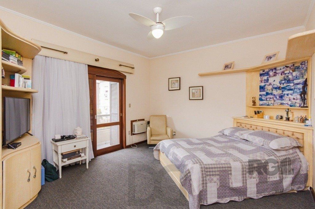 Casa com 4 dormitórios no bairro Morro Santana — foto 11