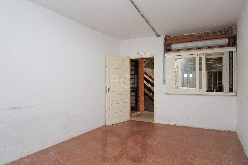 Casa para Venda - 840m², 7 dormitórios, sendo 3 suites, 8 vagas - Medianeira — foto 15
