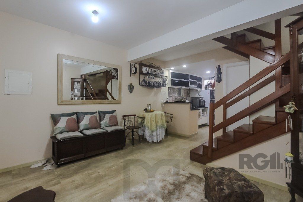 Casa em condomínio, 77m², 2 dormitórios e 2 vagas no bairro Humaitá — foto 3