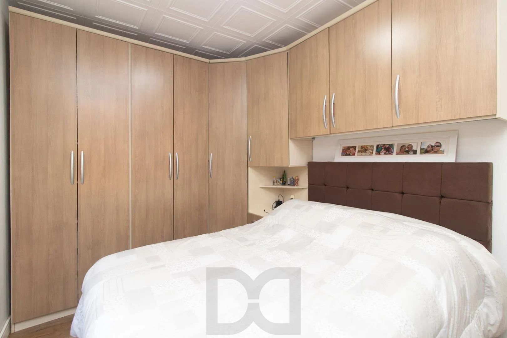 Apartamento de 2 dormitórios com 1 vaga de garagem. Prédio com elevador. Bairro Cristal — foto 10