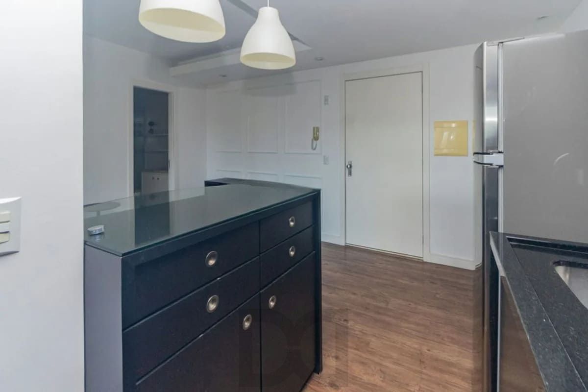 Apartamento de 1 dormitório à venda em Três Figueiras, Porto Alegre. — foto 8