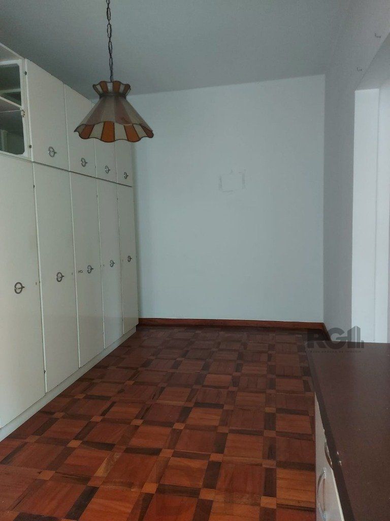 Apartamento 2 dormitórios, próximo da UFRGS, PUC, Ernesto Dorneles e trasporte público. — foto 11
