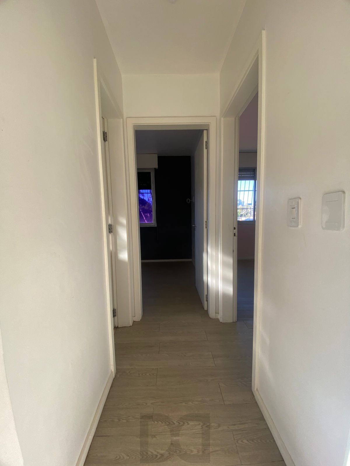 Apartamento 2 Dormitórios com Garagem Coberta à Venda no Bairro Teresópolis – Amplo, Arejado e de Frente, 67m2 — foto 9