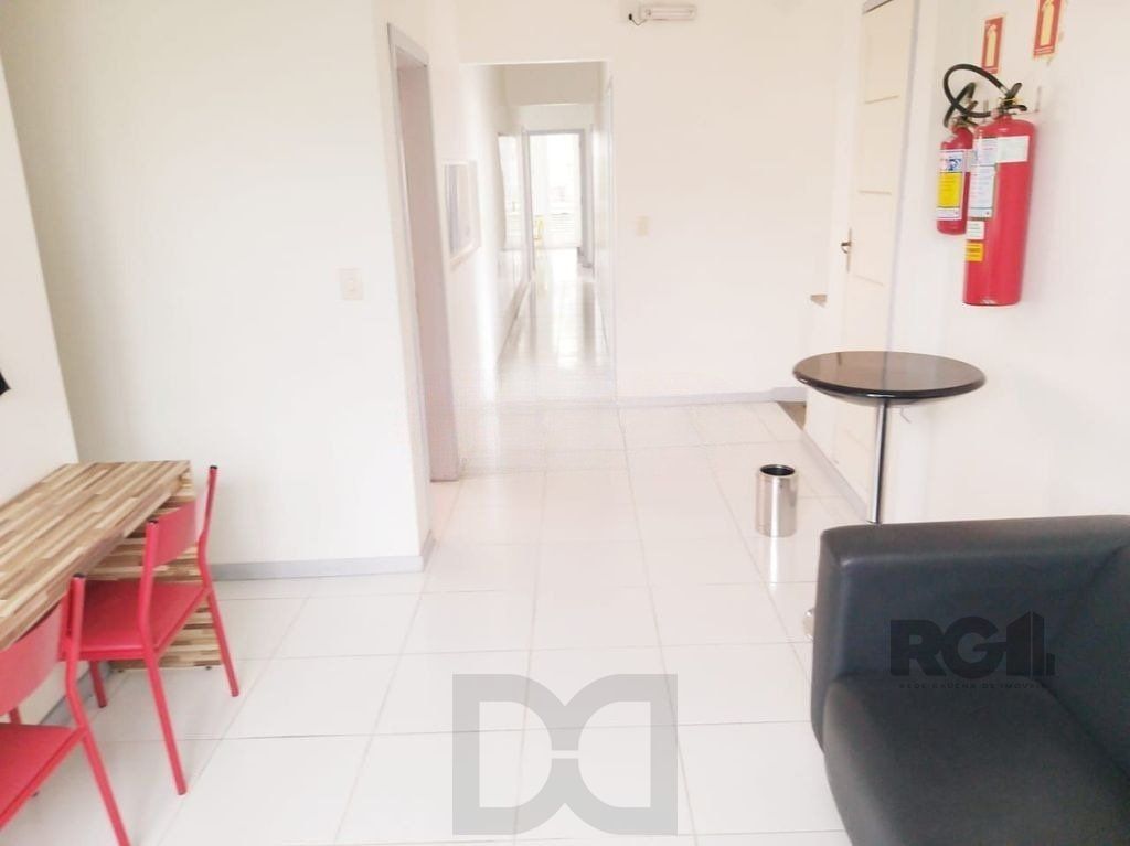 Casa comercial com 12 dormitórios no bairro Teresópolis — foto 16
