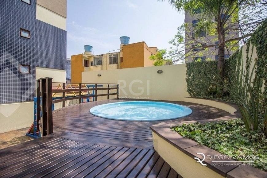 Apartamento com 2 Quartos e 1 banheiro à Venda, 72 m² no bairro Menino Deus — foto 15