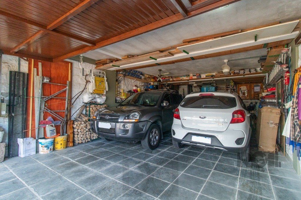 Linda casa de 04 dormitórios com vista livre no Bairro Teresópolis — foto 75