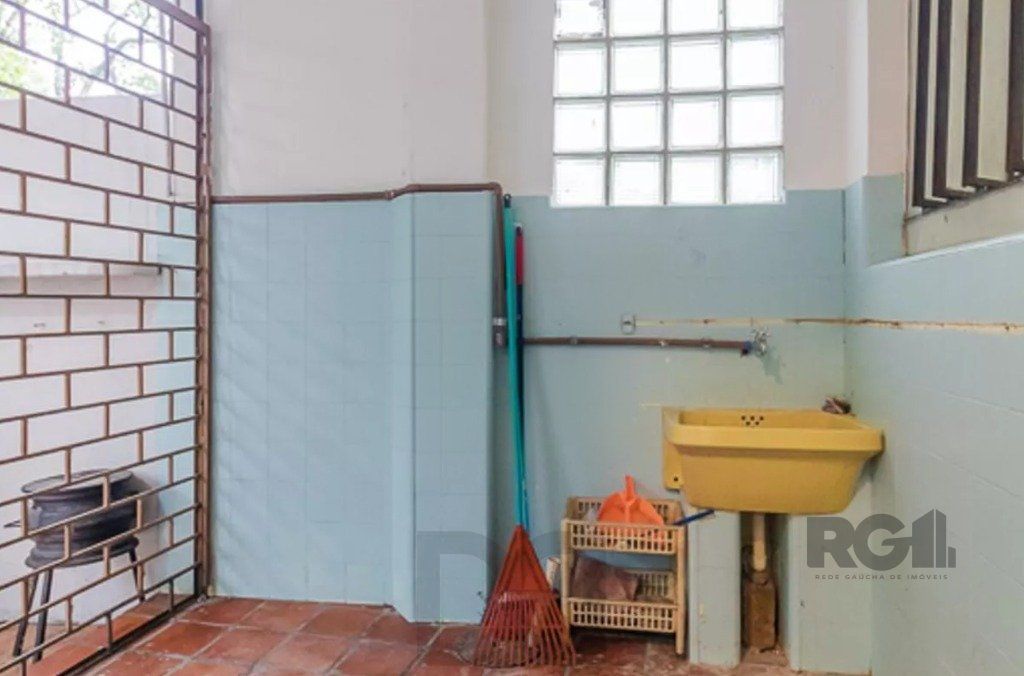 Casa para Venda - 160m², 3 dormitórios, sendo 1 suite, 2 vagas - Teresópolis — foto 16