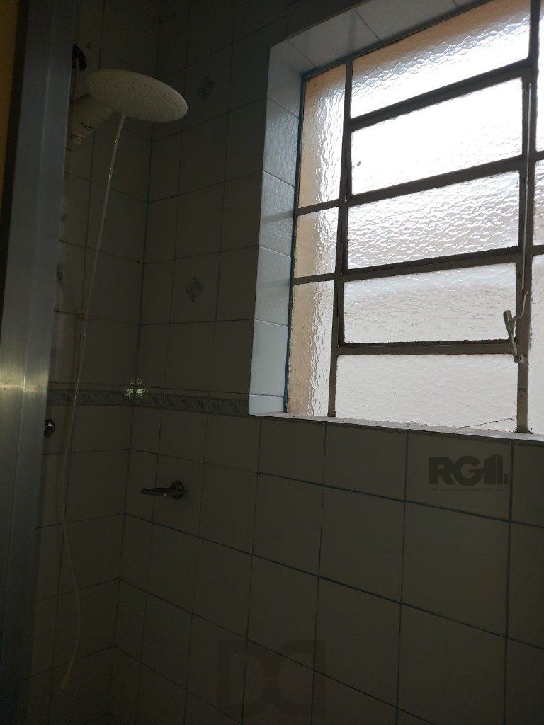 Apartamento 2 dormitórios, próximo da UFRGS, PUC, Ernesto Dorneles e trasporte público. — foto 15