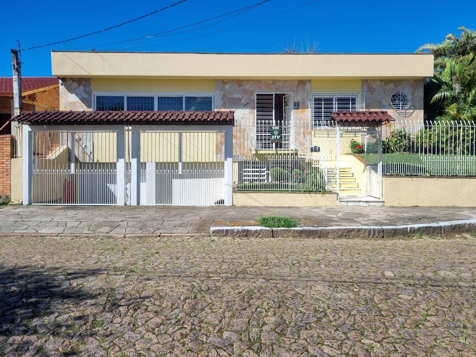 Casa Térrea 280 m² em Teresópolis – 4 Dorms, Escritório e Edícula — foto 1