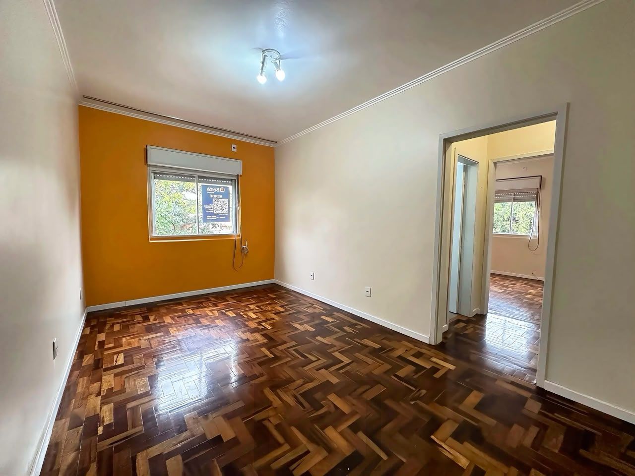 Apartamento 02 dormitórios, Dependência empregada completa, reformado — foto 2