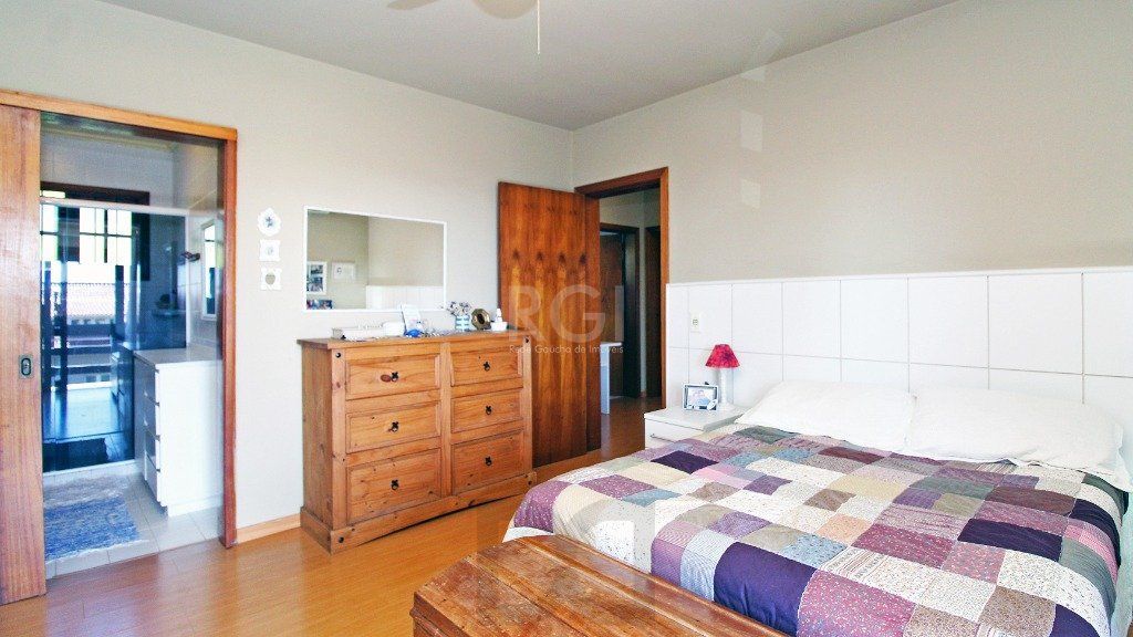 Sobrado 3 dormitórios, 1suíte, área gourmet com churrasqueira, piscina. — foto 33