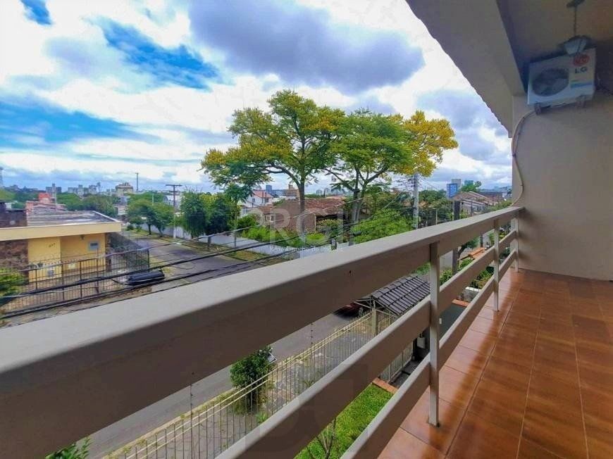 Excelente casa com 3 dormitórios e 3 vagas de garagem — foto 8