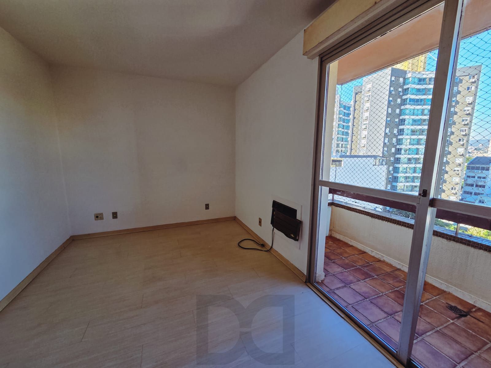 COBERTURA NO MENINO DEUS - 2 DORM, 2 BANH, 2 VAGAS COBERTAS - VISTA PANORÂMICA — foto 16