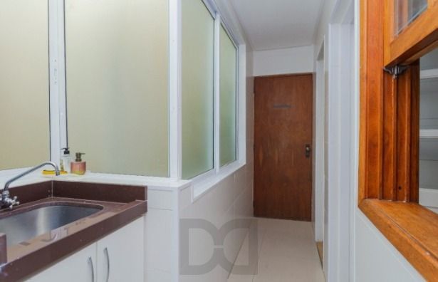 Apartamento com 3 quartos, 1 vaga no bairro Menino Deus — foto 8