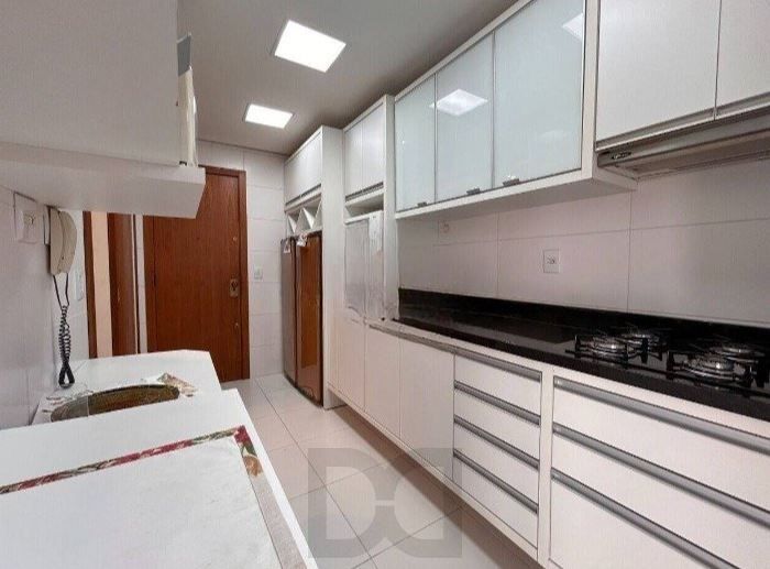 Apartamento amplo de 02 quartos com suite, 1 vaga no Menino Deus - Porto Alegre /RS — foto 7