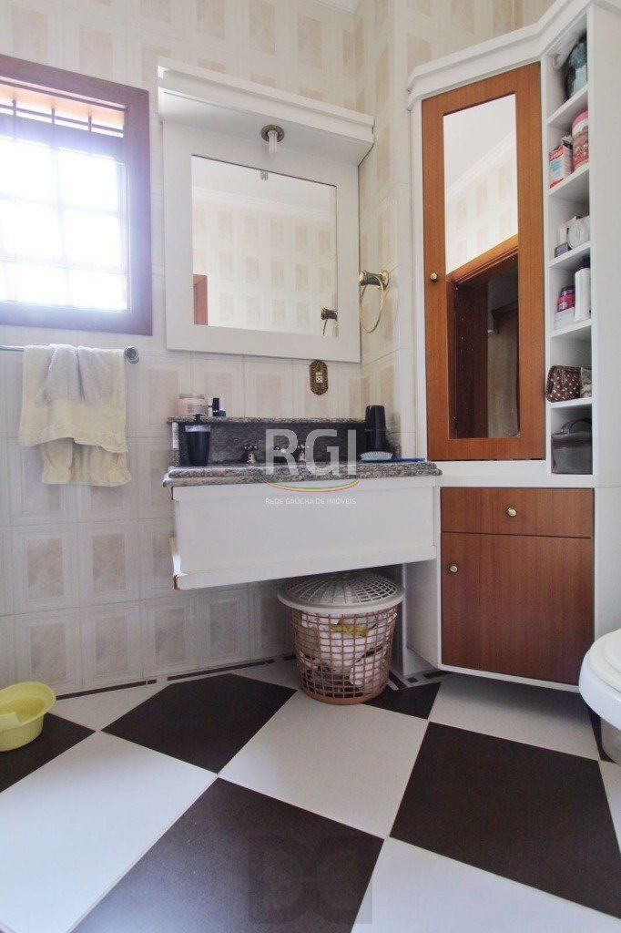 Casa para Venda - 259.5m², 4 dormitórios, sendo 1 suites, 3 vagas - Teresópolis — foto 8