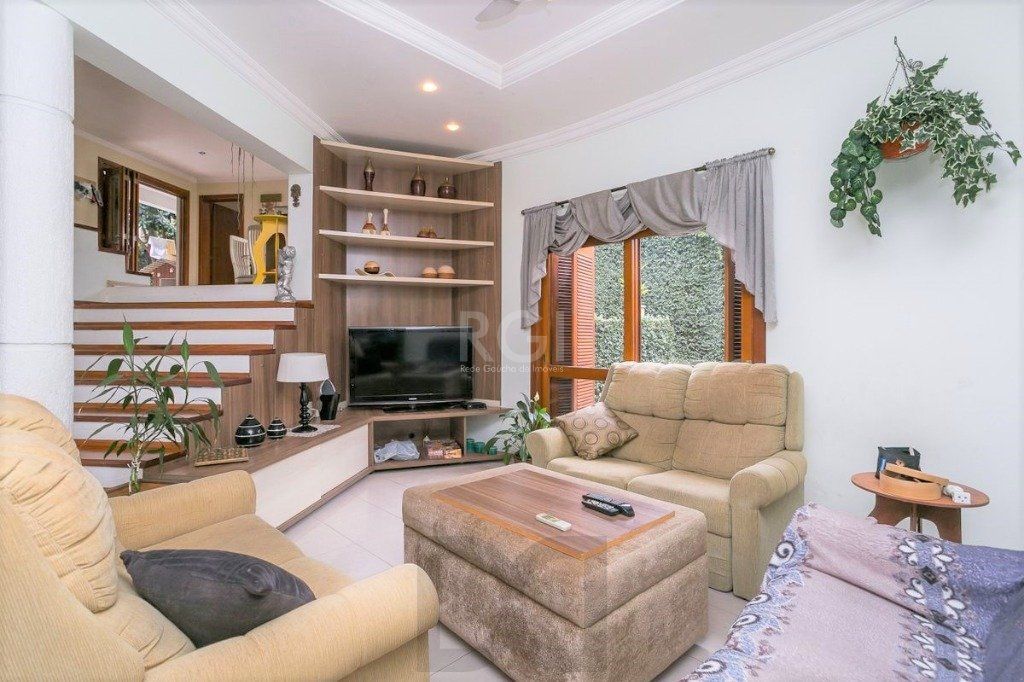 Casa para Venda - 279m², 3 dormitórios, sendo 1 suites, 4 vagas - Teresópolis — foto 6