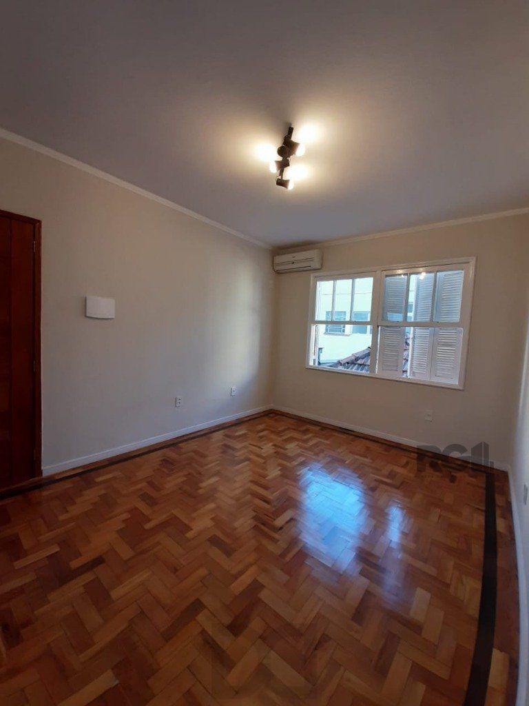 Apartamento JK com 1 dormitório, no bairro Petrópolis — foto 1
