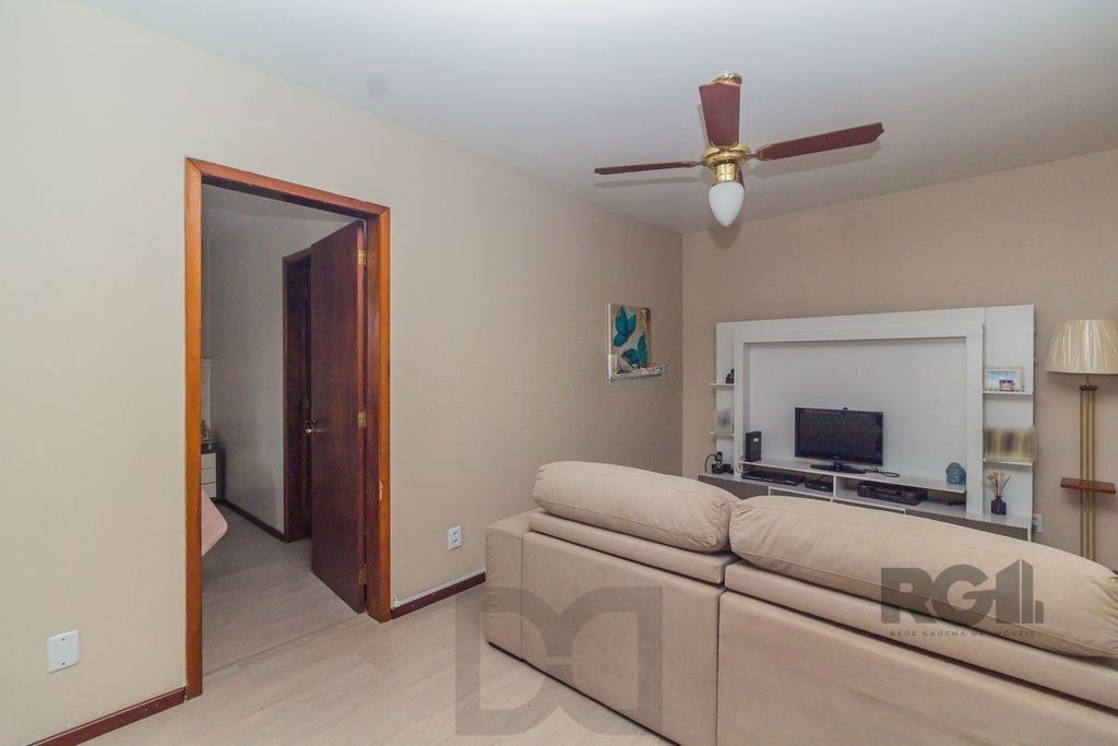 Casa com 3 dormitórios no bairro Nonoai — foto 9