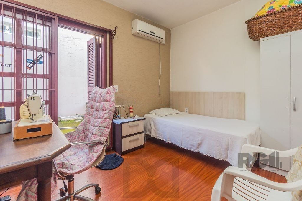 Sobrado de 215m² - 4 dormitórios, 5 vagas no bairro Passo das Pedras — foto 12