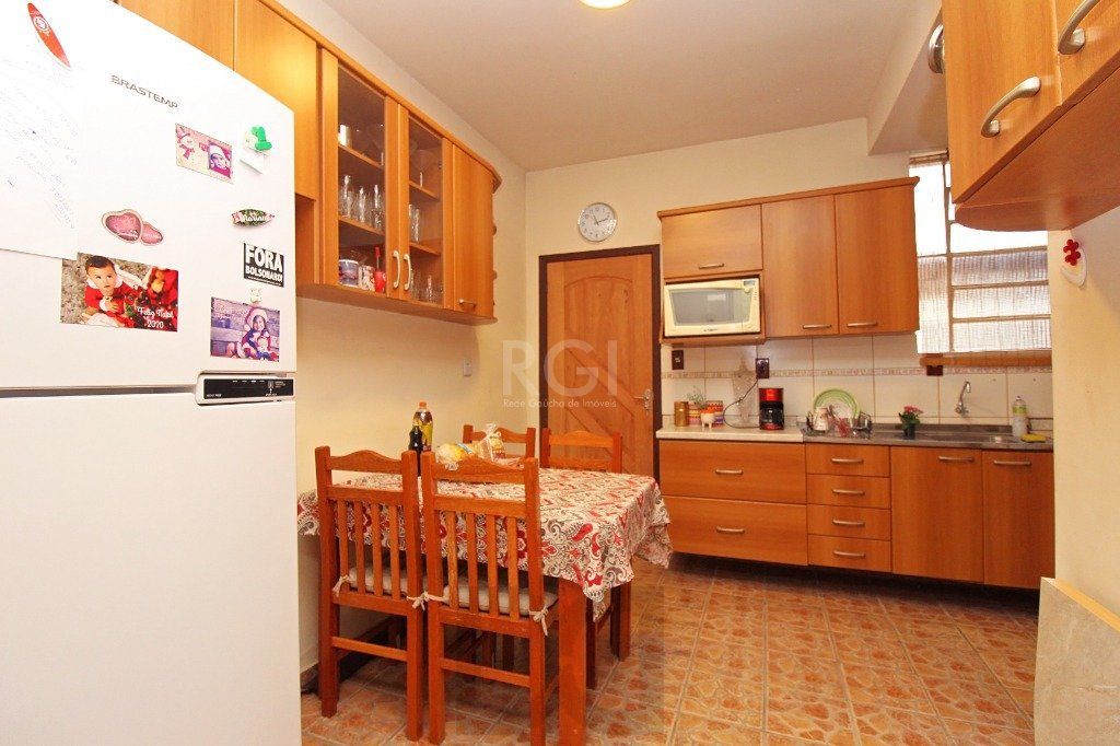 Casa para Venda - 150m², 4 dormitórios, sendo 1 suites, 3 vagas - Nonoai — foto 17