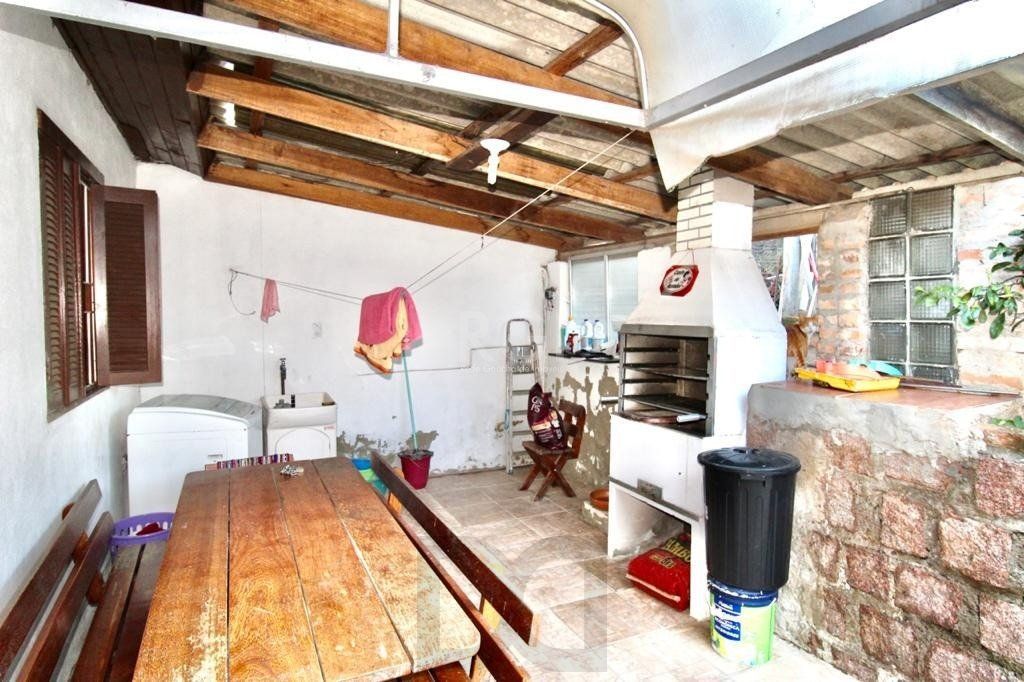Casa para Venda - 90m², 5 dormitórios, sendo 1 suites, 5 vagas - Teresópolis — foto 7