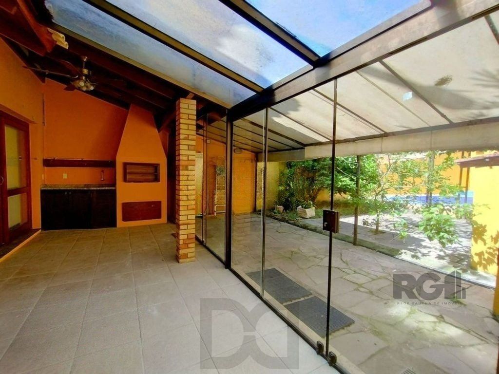Casa de 3 dormitórios no bairro Ipanema - Porto Alegre — foto 1