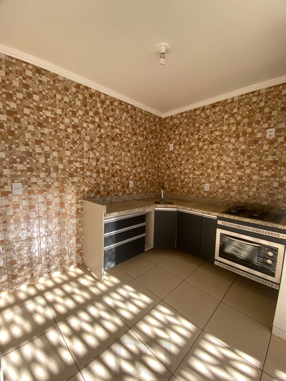 Apartamento 2 Dormitórios com Garagem Coberta à Venda no Bairro Teresópolis – Amplo, Arejado e de Frente, 67m2 — foto 6
