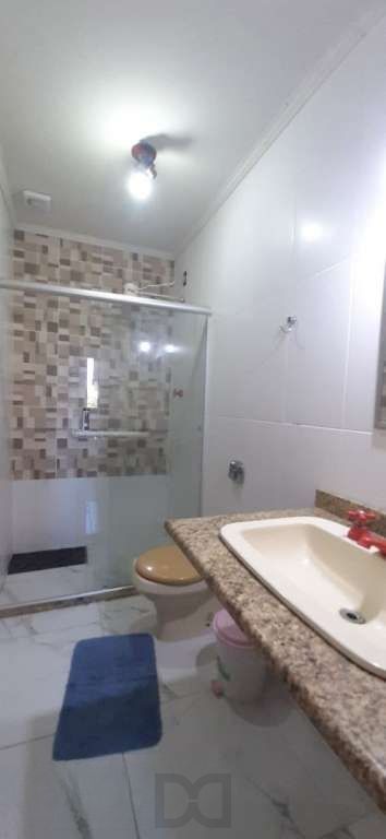 VENDE – AMPLA CASA RESIDENCIAL COM PISCINA E 5 VAGAS — foto 39