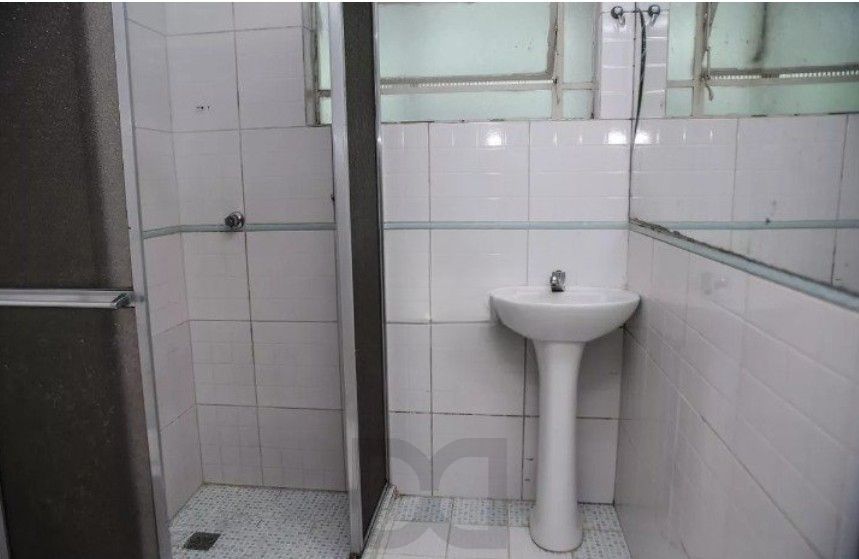Apartamento de 1 dormitório, com 40 m², no bairro Teresópolis. — foto 12