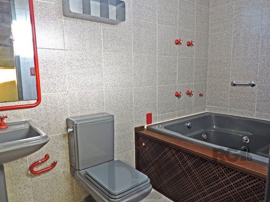 Casa 4 Dormitórios Bairro Gloria — foto 10