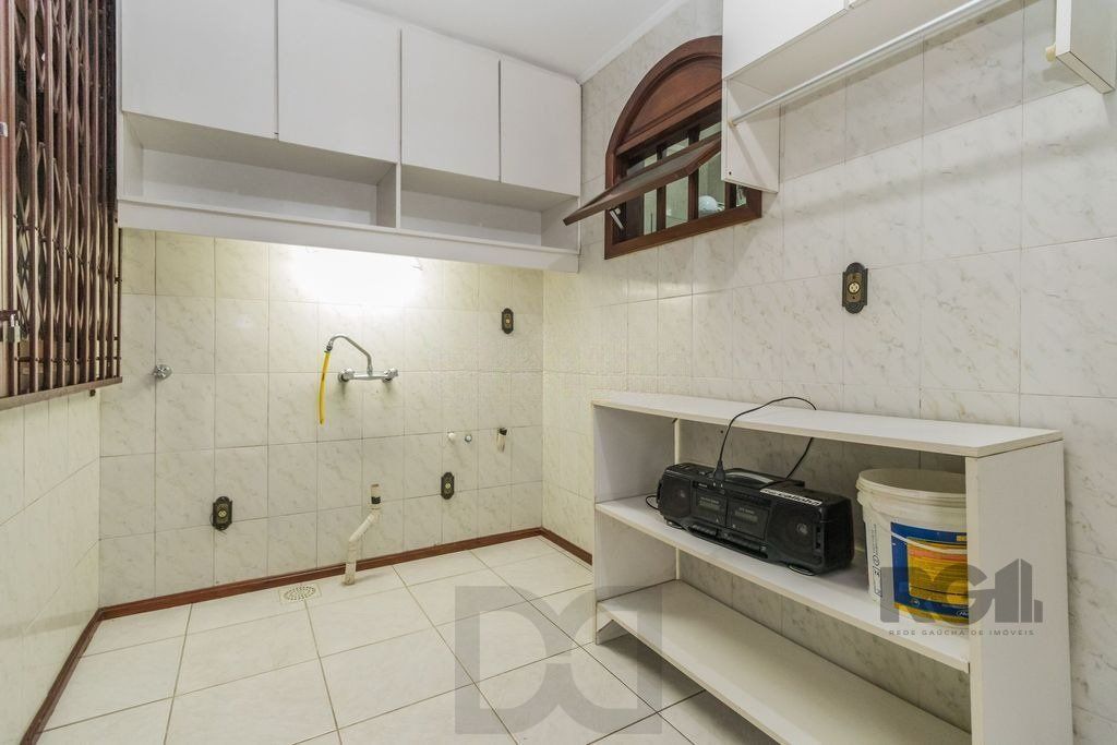 Casa com 287m², 5 dormitórios, piscina, 4 vagas no bairro Jardim Itu — foto 36