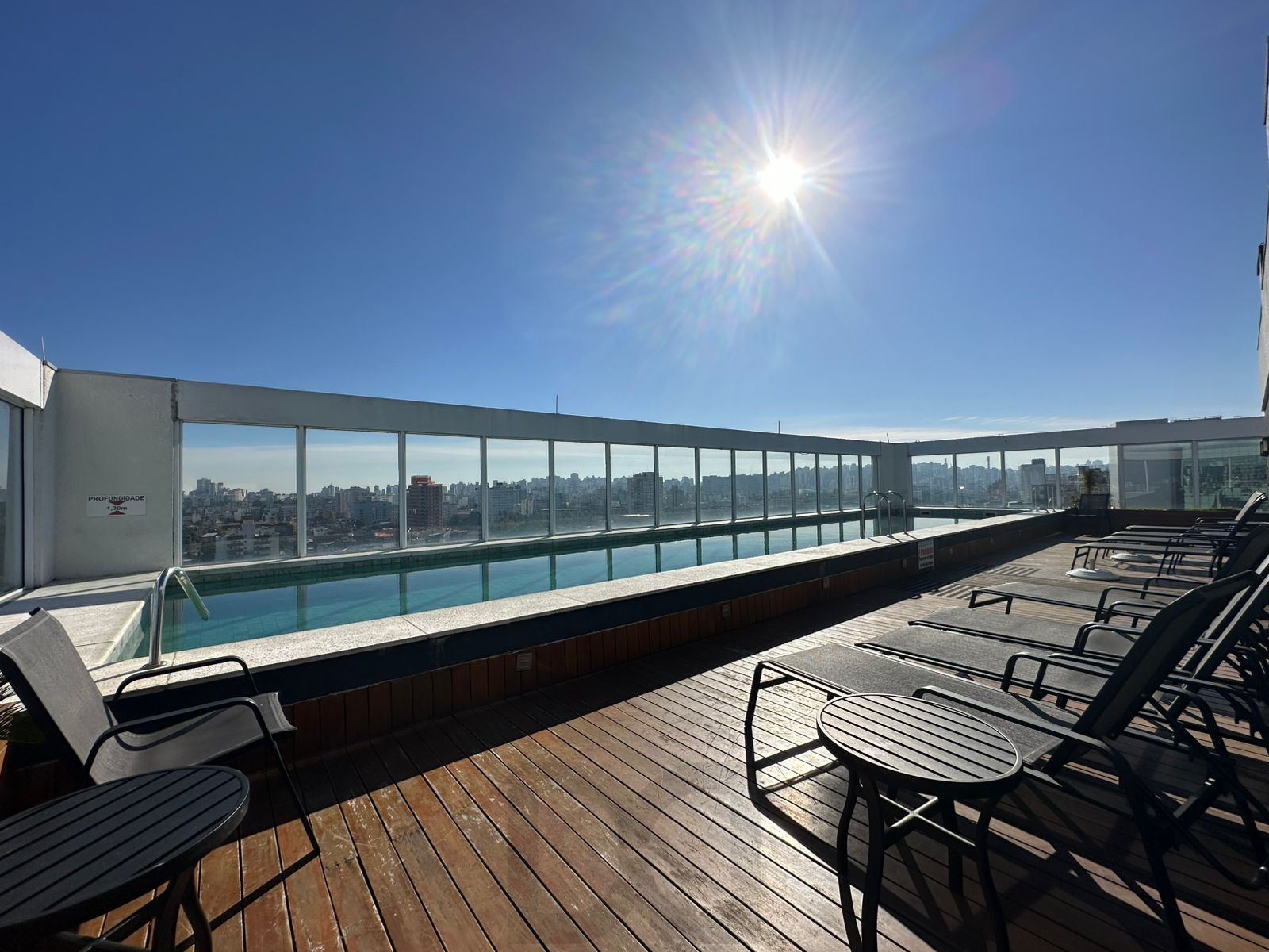 Apartamento Mobiliado e Reformado com Closet, Churrasqueira e Infraestrutura Completa no Centro de Porto Alegre — foto 23