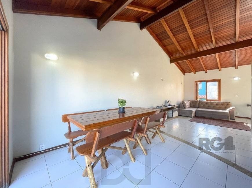 Excelente casa de 121m² com 3 dormitórios e 2 vagas. — foto 2