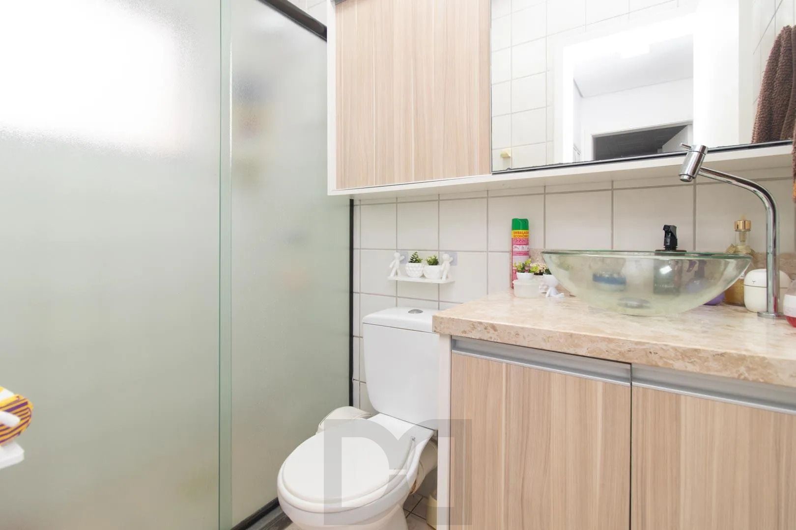 Apartamento de 2 dormitórios com 1 vaga de garagem. Prédio com elevador. Bairro Cristal — foto 15