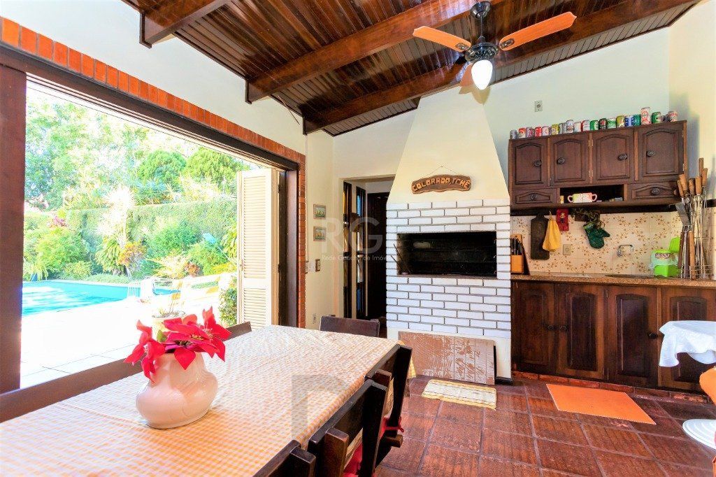 Casa para Venda - 228m², 4 dormitórios, sendo 1 suites, 5 vagas - Teresópolis — foto 50