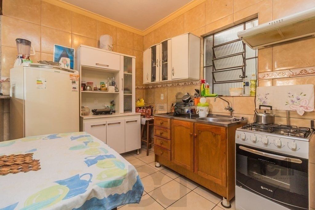 Casa com 4 dormitórios no bairro Santa Maria Goretti — foto 12