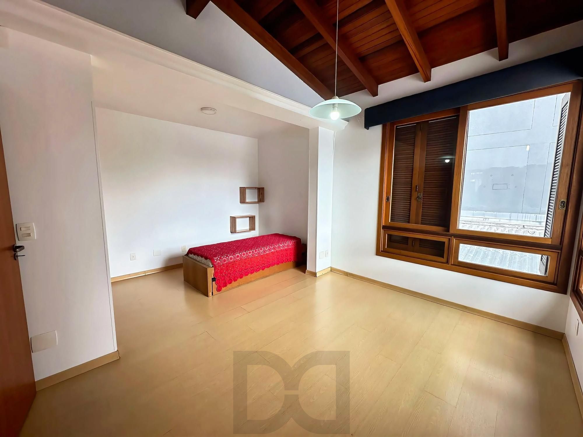 Casa com 4 dormitórios e 309m² à venda em Floresta, Porto Alegre. — foto 9