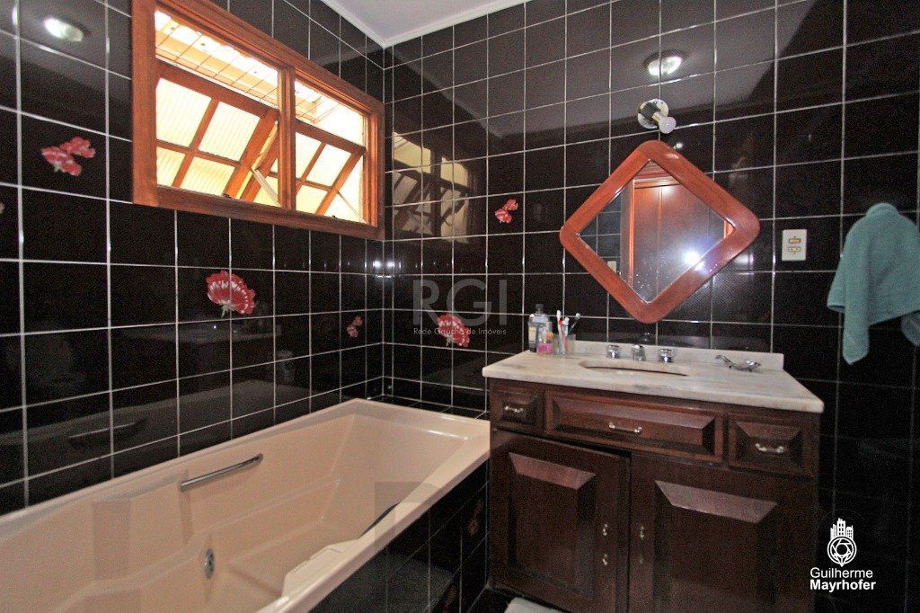 Casa para Venda - 326m², 3 dormitórios, sendo 3 suites, 4 vagas - Glória — foto 32
