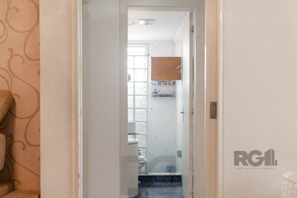 Apartamento 2 dormitórios  com 1 vaga no bairro Teresópolis em Porto Alegre — foto 12