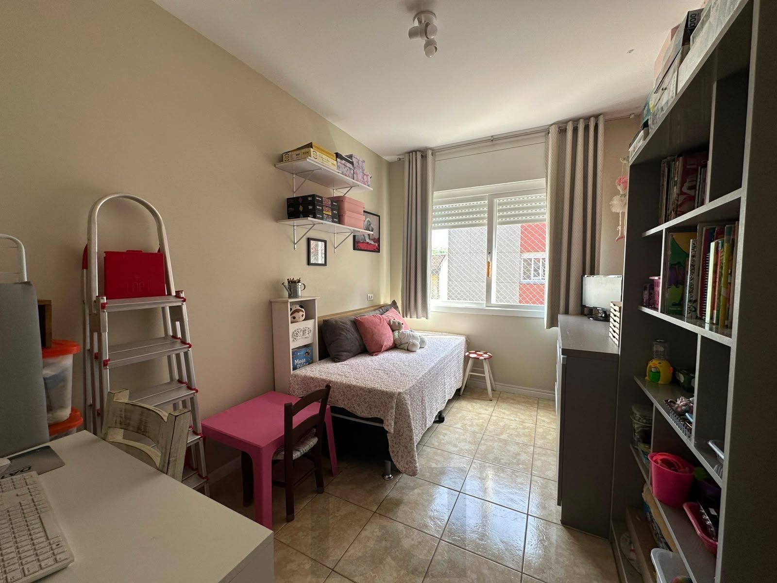 Apartamento de 2 dormitórios, no bairro Teresópolis. — foto 10