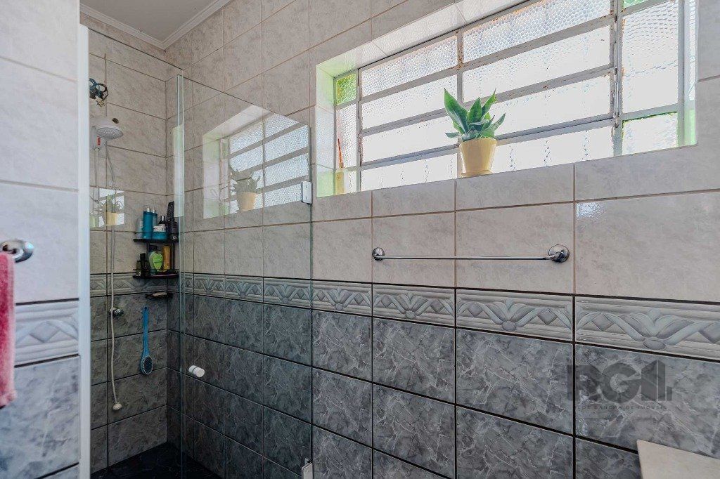 Casa com 234m², 3 dormitórios, 3 vagas no bairro Partenon — foto 20