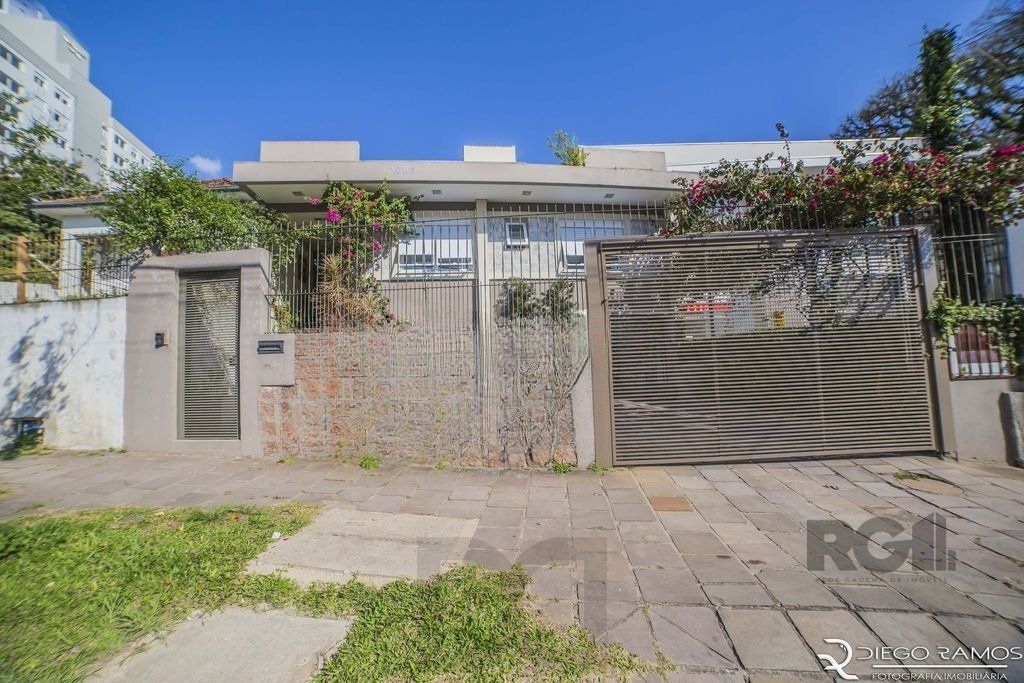 Casa de 4 dormitórios no bairro Glória — foto 50