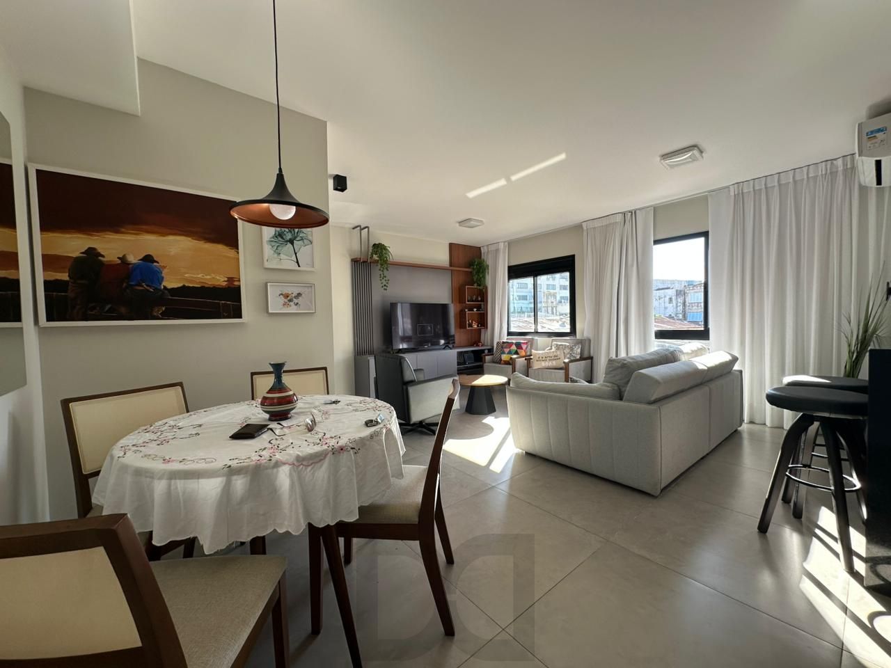Apartamento Mobiliado e Reformado com Closet, Churrasqueira e Infraestrutura Completa no Centro de Porto Alegre — foto 5