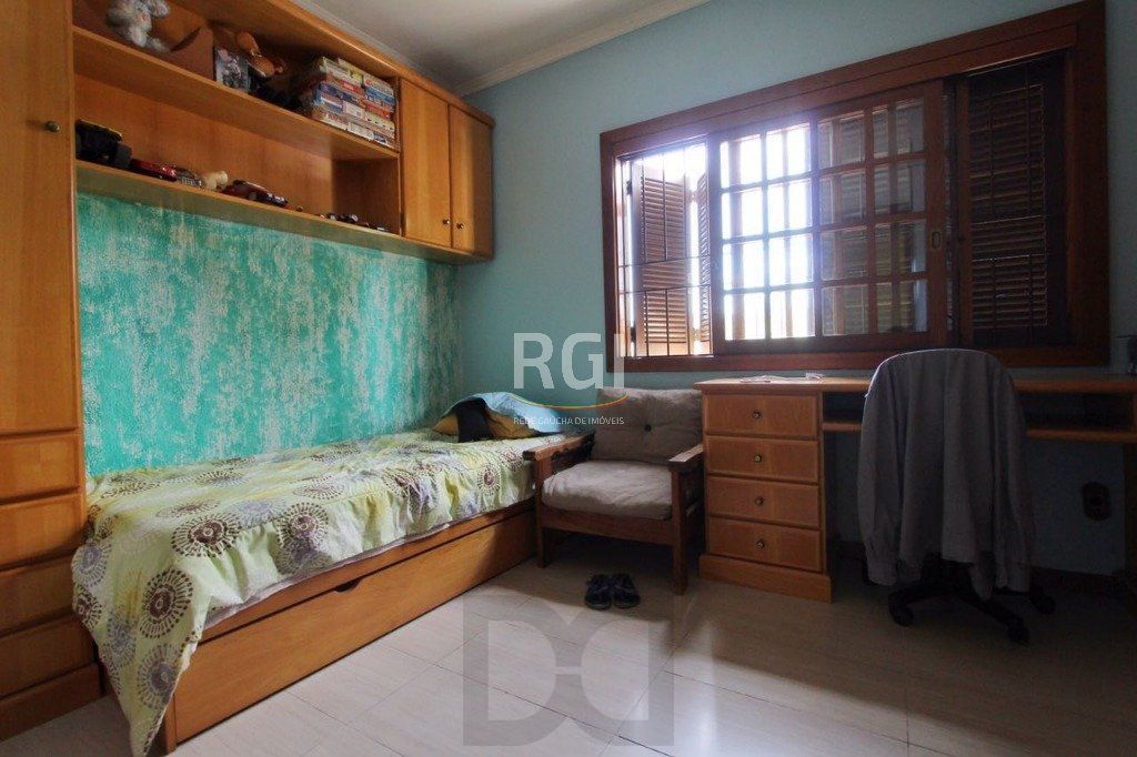 Casa para Venda - 259.5m², 4 dormitórios, sendo 1 suites, 3 vagas - Teresópolis — foto 9